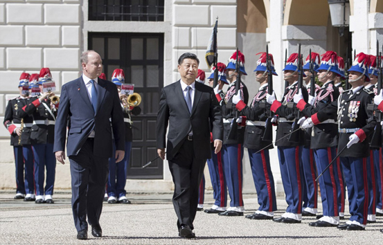 习近平同摩纳哥亲王阿尔贝二世举行会谈
