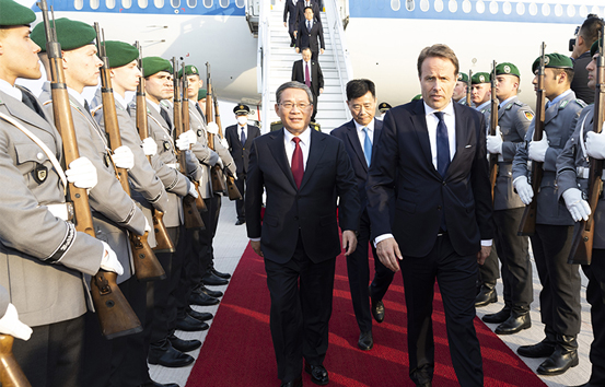 李强抵达柏林举行第七轮中德政府磋商并对德国进行正式访问